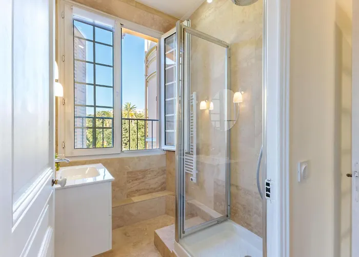 Saint Henry Vue By Halldis