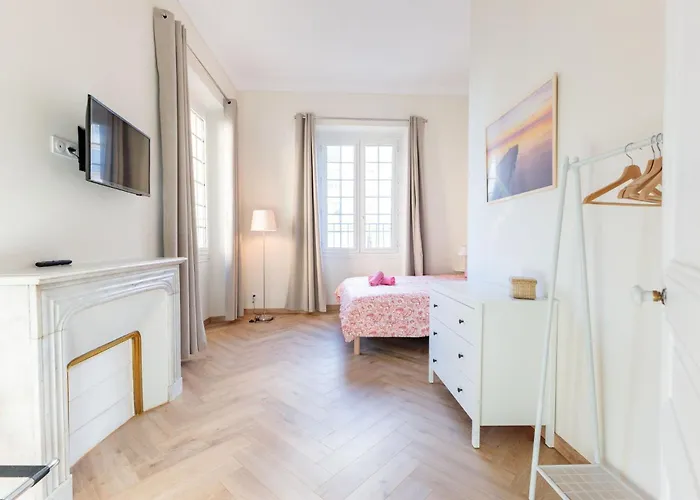 Saint Henry Vue By Halldis * Cannes